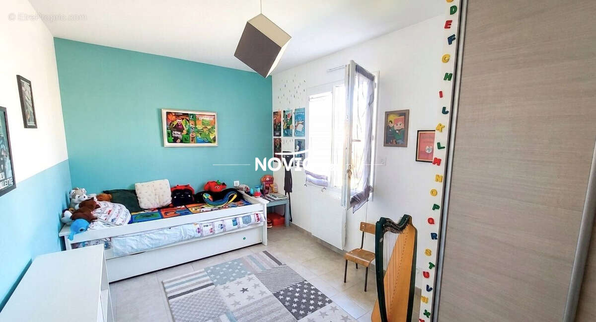 Maison 135 m² à Jaunay-Clan  - photo 7