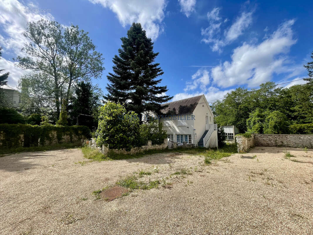 Maison à THOIRY