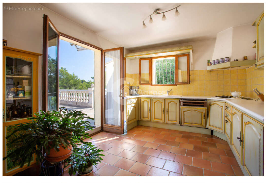 Maison à VALBONNE
