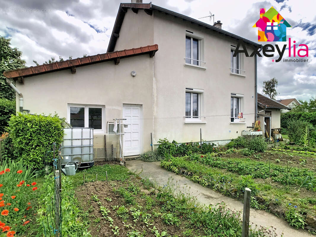 Maison à RIORGES