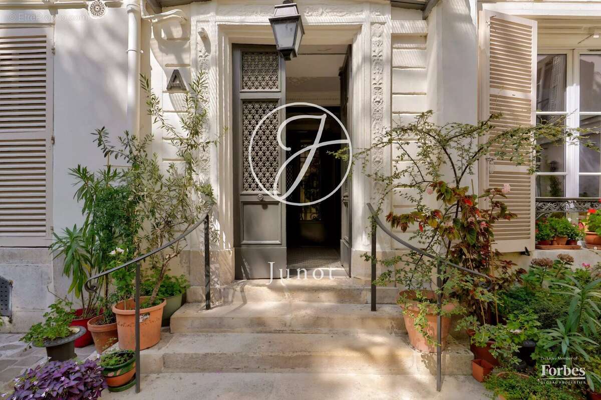 Paris 9e -  notre-dame-de-lorette / rue des martyrs - studio - 29,52m² carrez - photo 11
