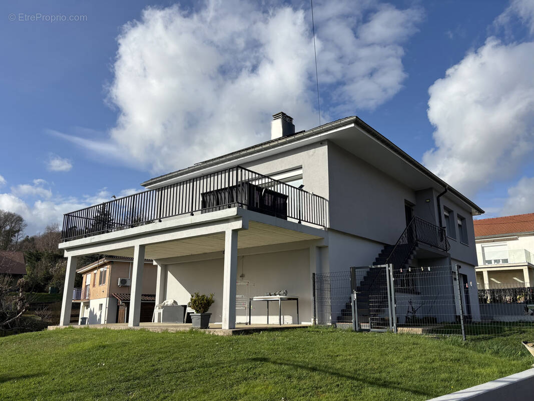 Maison à LAY-SAINT-CHRISTOPHE