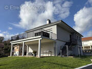 Maison à LAY-SAINT-CHRISTOPHE