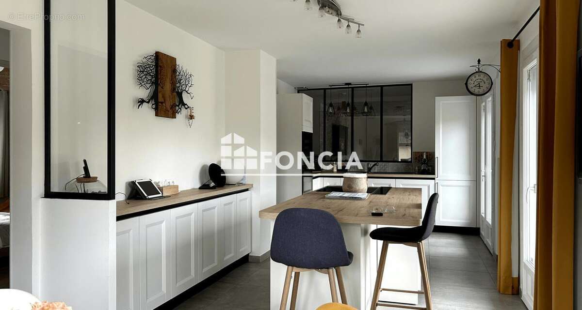 Maison à DIVONNE-LES-BAINS