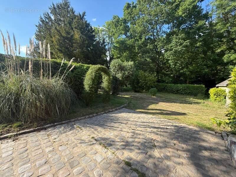 Maison à JOUY
