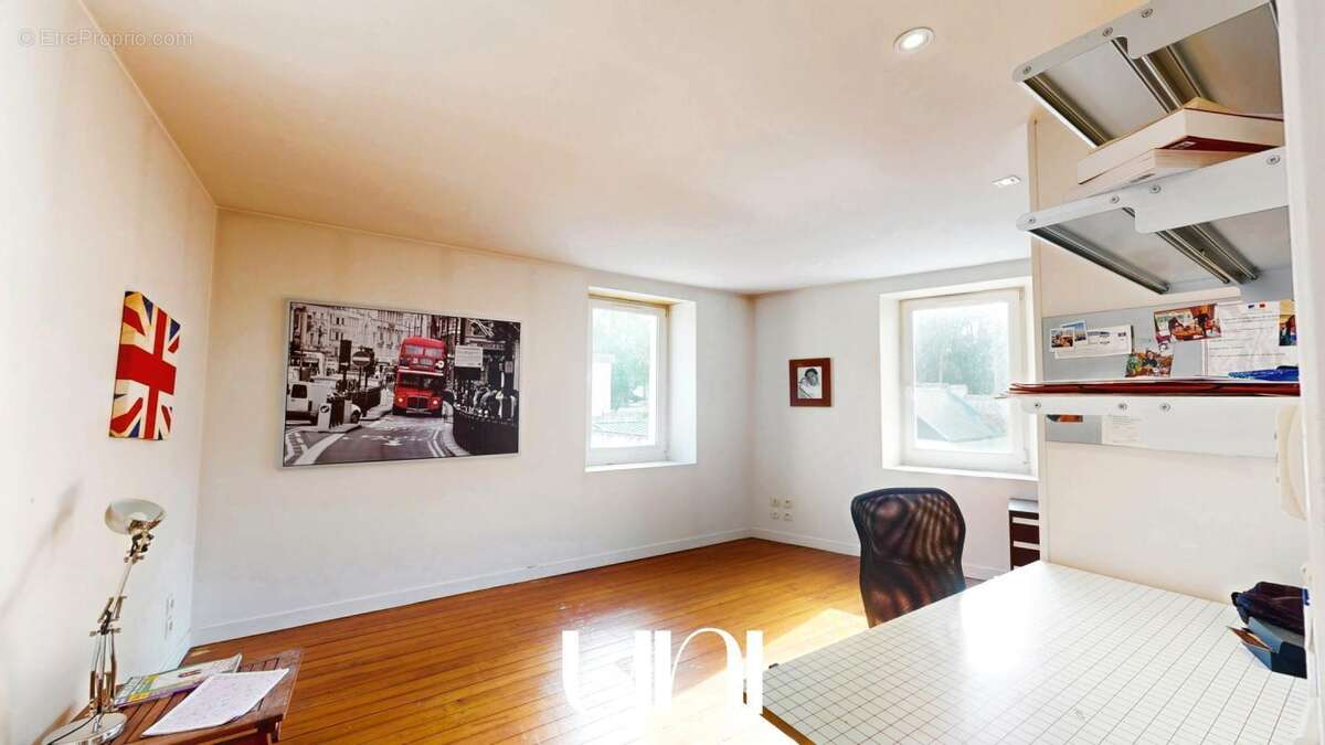 Maison à FLEURY-SUR-ORNE