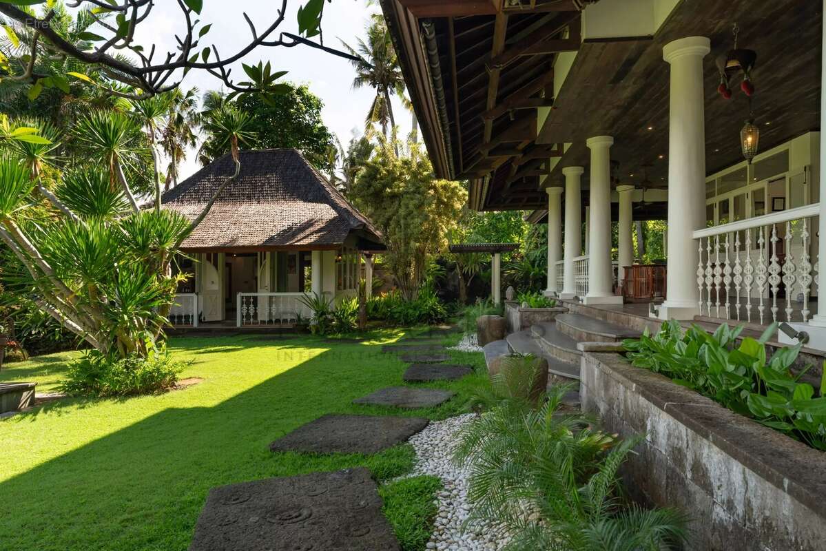 Domaine Colonial de Luxe Intemporel  Rare Résidence Familiale en Pleine Propriété près de Canggu, Bali - photo 6