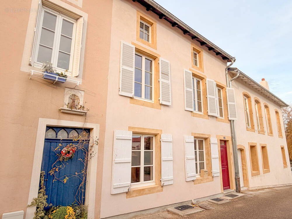 Maison à LESSY