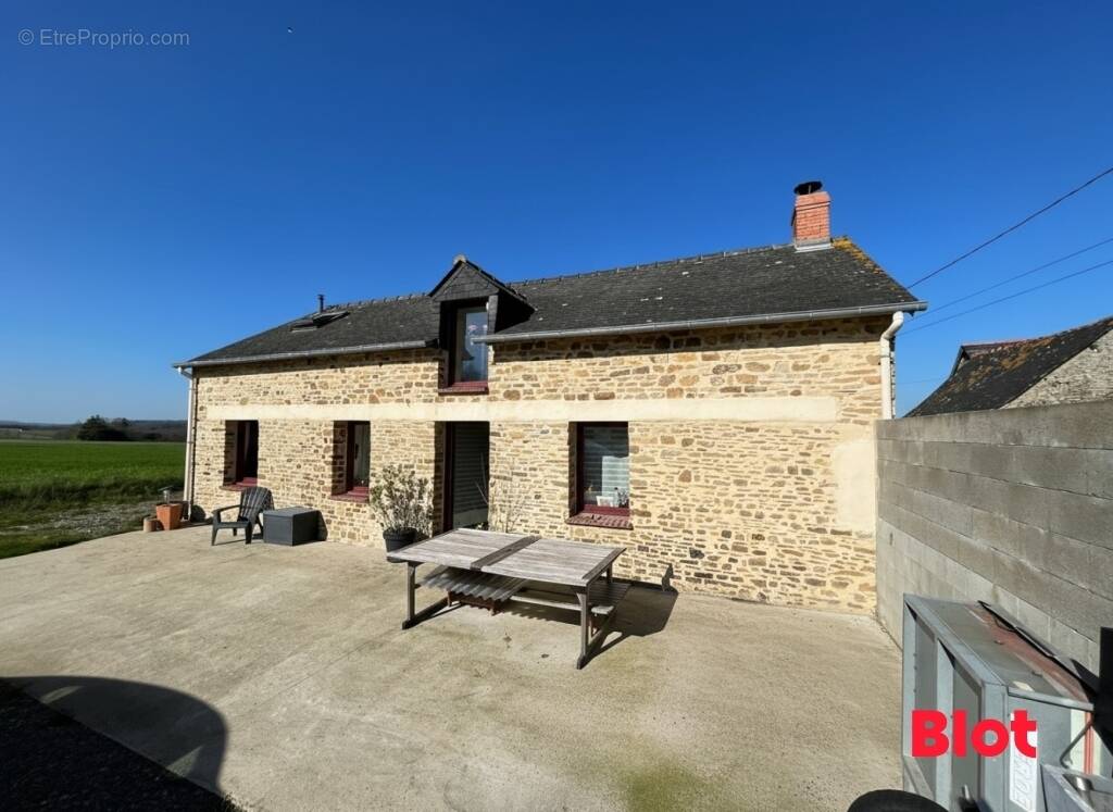 Maison à ERCE-EN-LAMEE