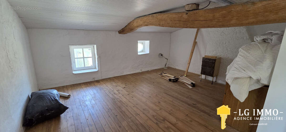Maison Charentaise  - 141 m2, 2 chambres, dépendances - photo 16