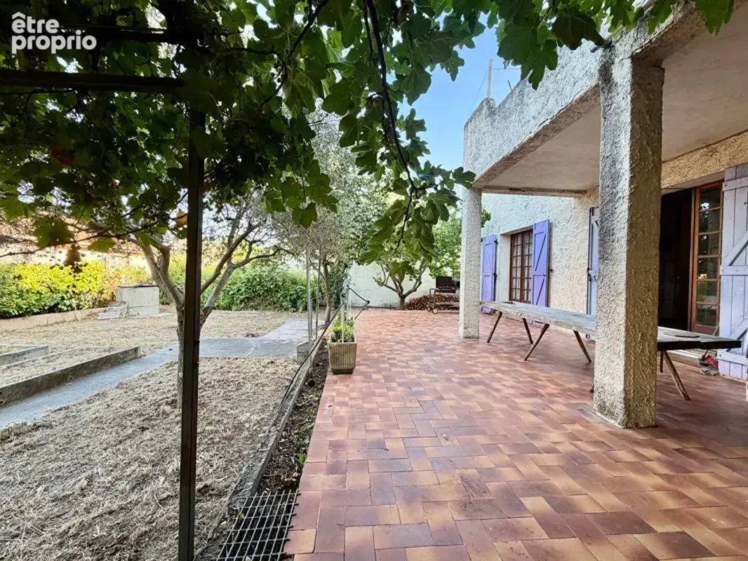 SAINT-VICTORET  Villa indépendante de 137 m² avec 91 m² de dépendances et fort potentiel - photo 8