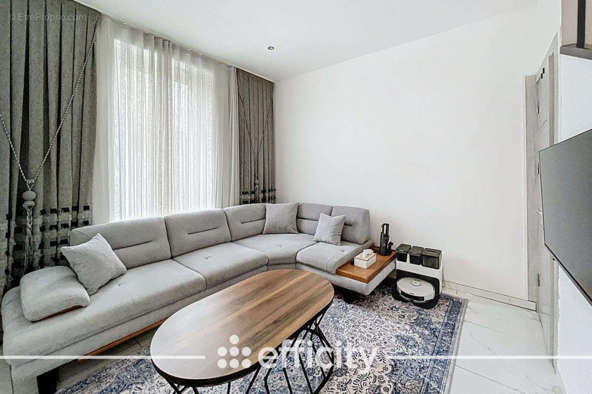 Maison à CHARVIEU-CHAVAGNEUX