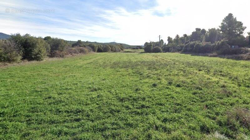Terrain à AUPS