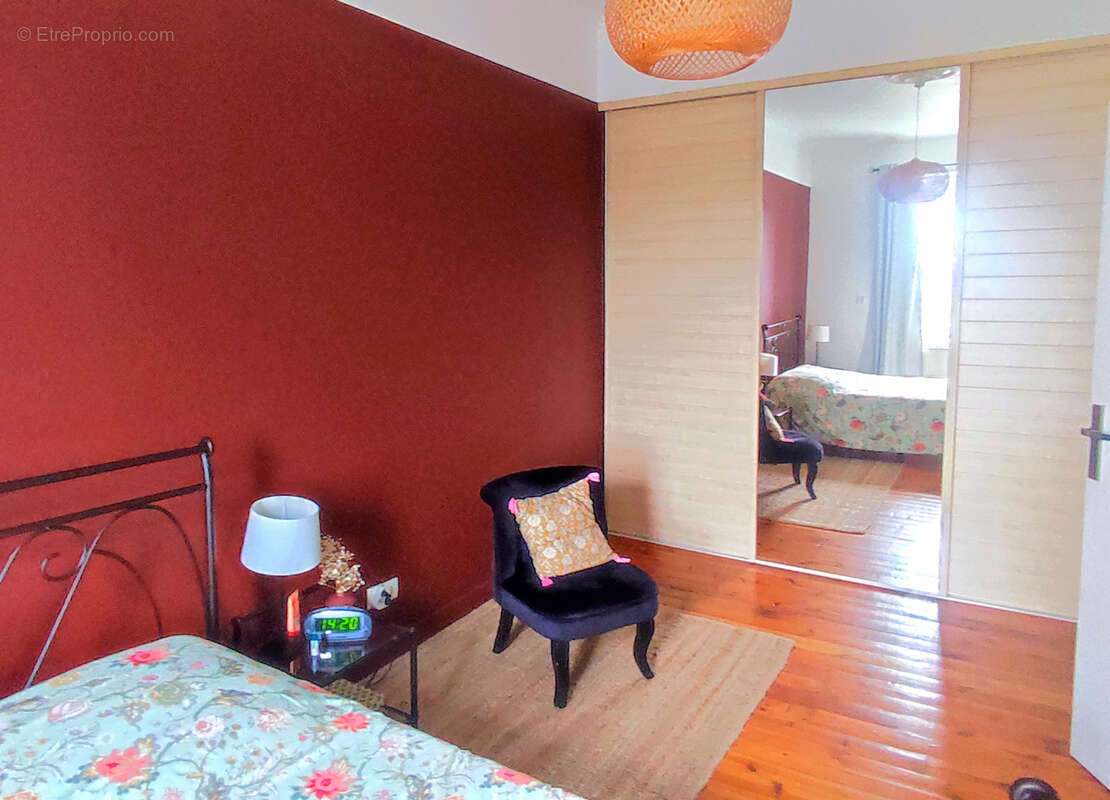 Appartement à SAINT-JUST-MALMONT