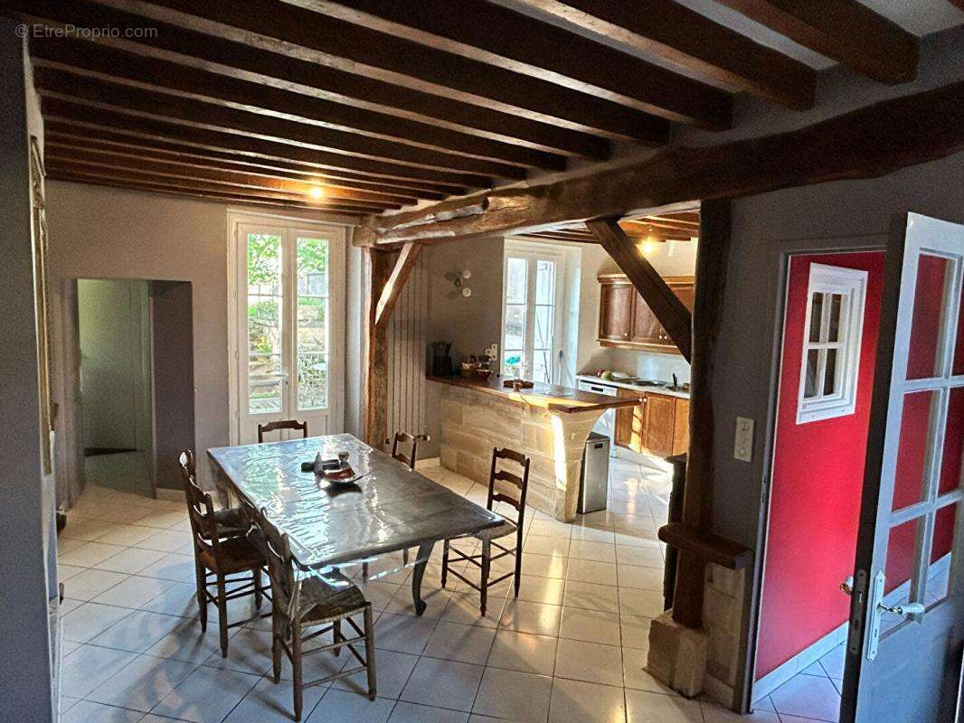 Charmante maison en pierres de 7 pieces, 5 chambres - photo 4