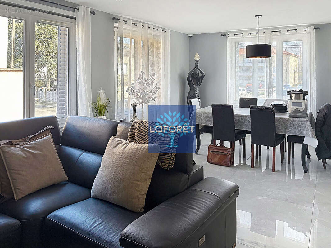 Maison à CHASSE-SUR-RHONE