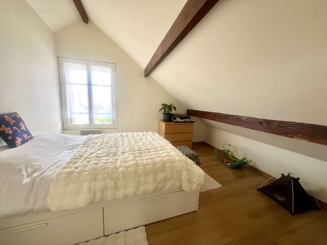 Appartement à SARTROUVILLE