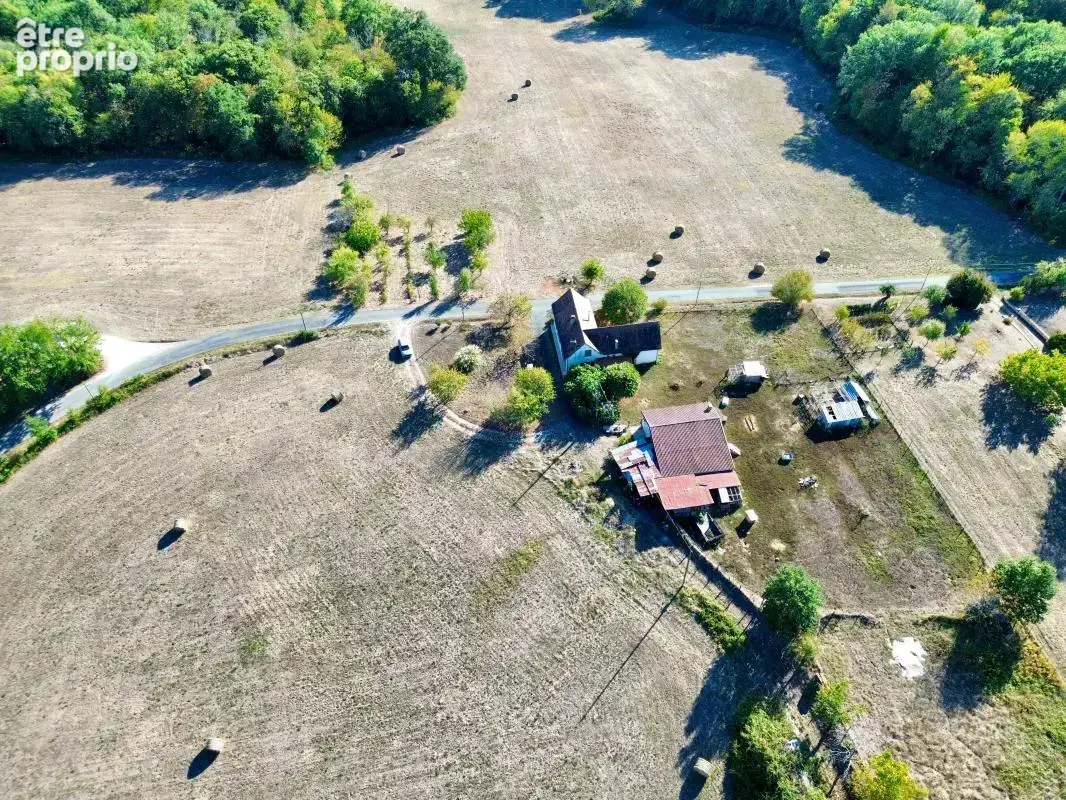 Maison de plain-pied sur 5,6 ha de prairies – vue dégagée – dépendances - photo 3