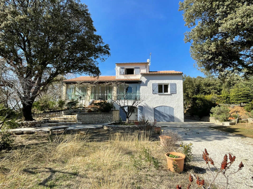 Maison 161 m² à Saint-Pantaleon-Les-Vignes  - photo 2
