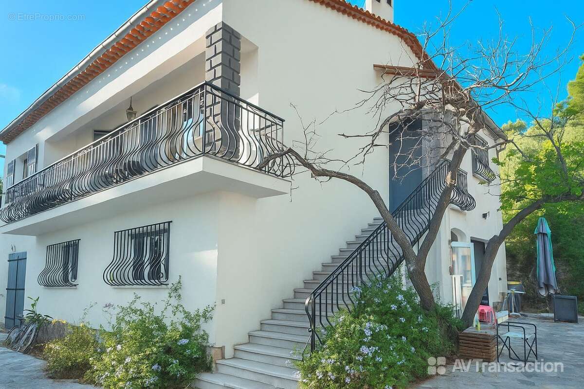 Maison à CARQUEIRANNE