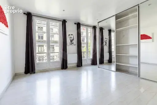 Dans un bel immeuble ancien, magnifique cinq-pièces entièrement rénové et climatisé, situé secteur - photo 8
