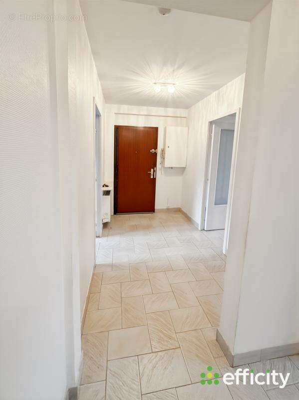 Appartement à MIRIBEL