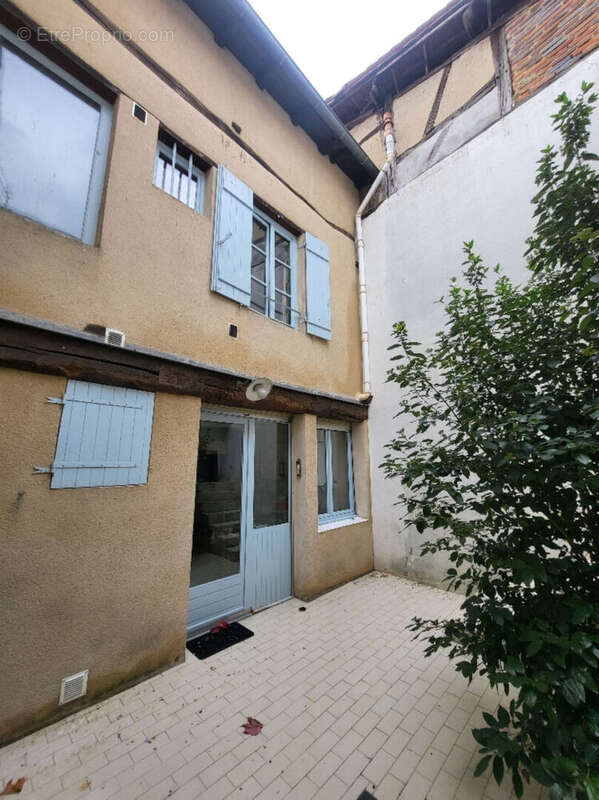 Maison à CHATILLON-SUR-CHALARONNE