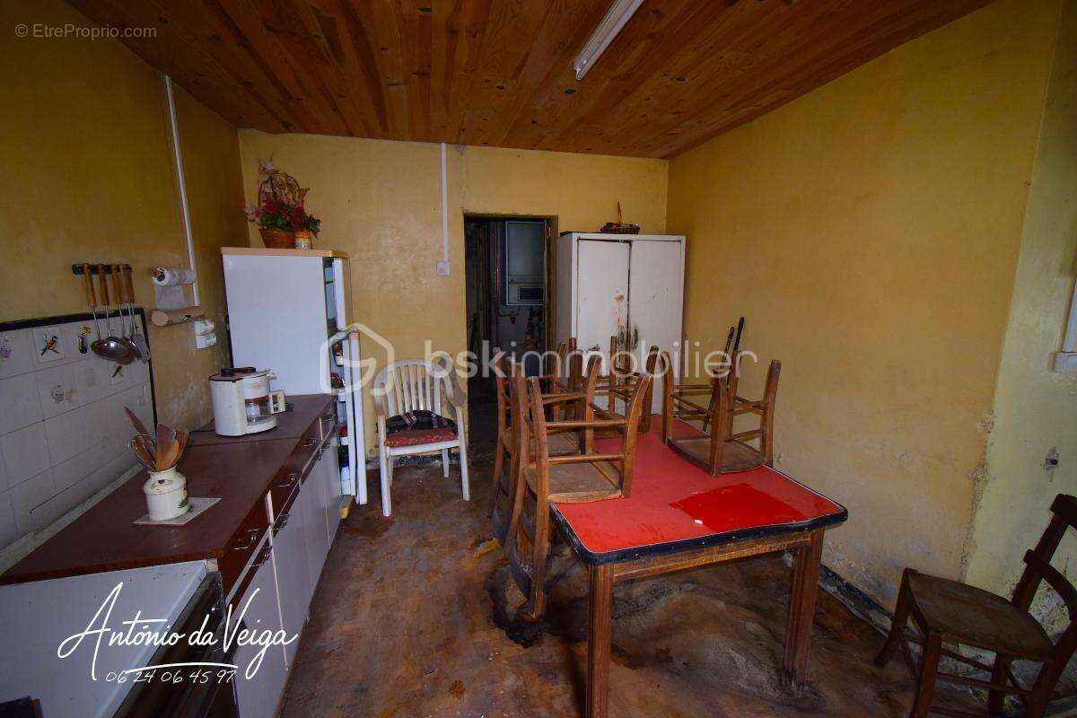  Maison de ville à réhabiliter – Emplacement exceptionnel - photo 7