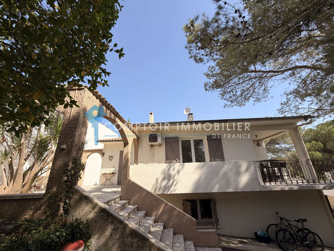 Maison à VERGEZE