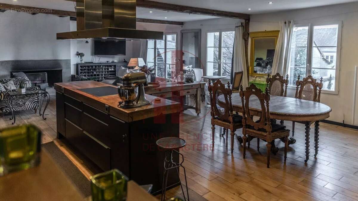 Maison à FONTAINEBLEAU