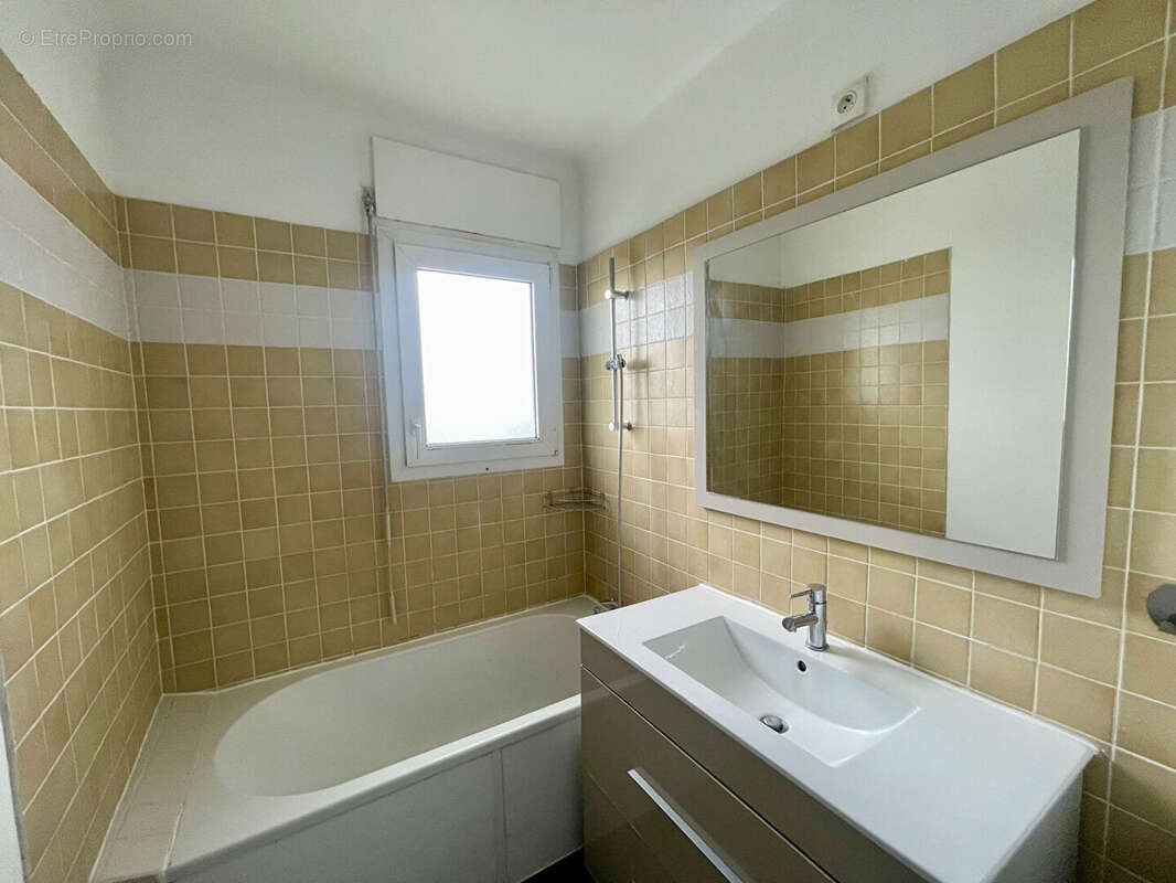 Appartement à SARTROUVILLE