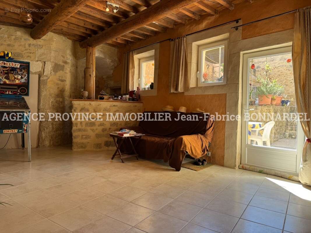 Maison à BOLLENE