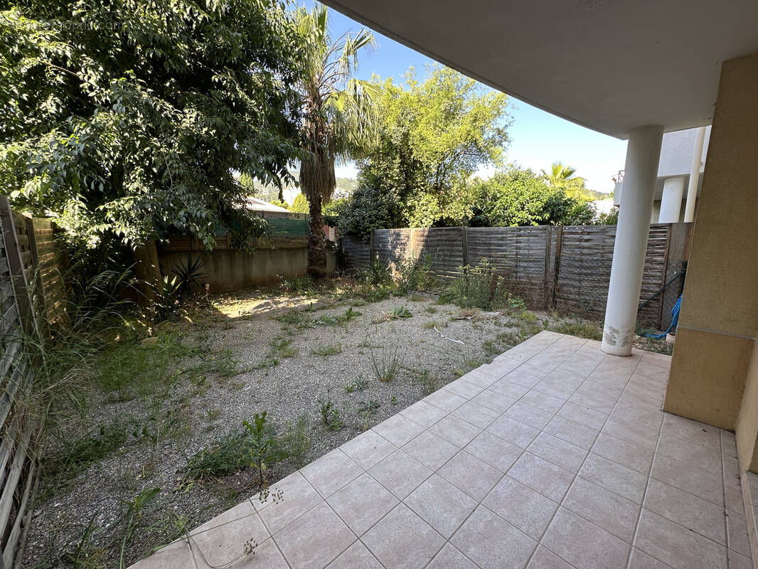 Appartement à SOLLIES-PONT