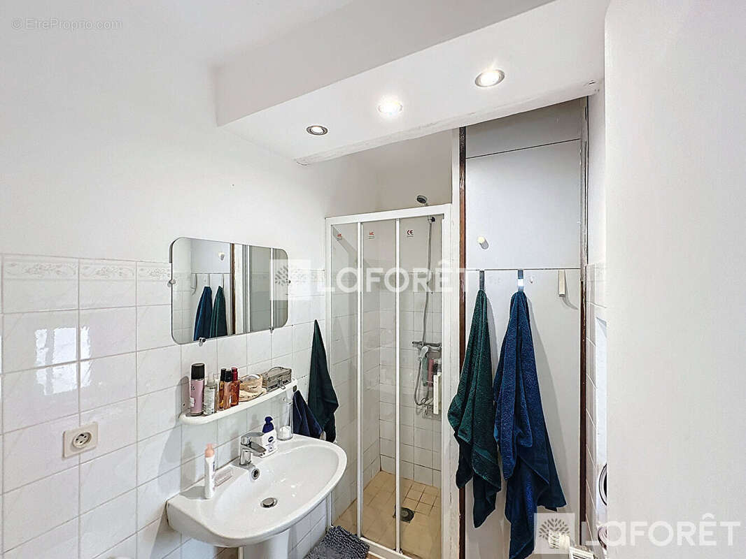 PIOLENC - Maison en pierre, 2ch, avec sous sol total! - photo 5