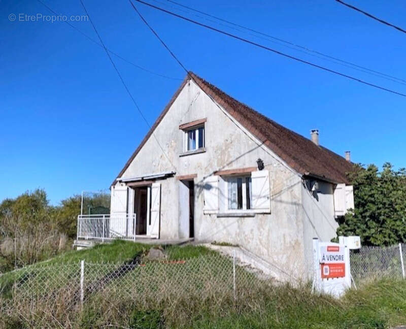 Maison à CERISIERS