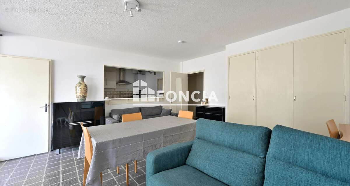 CENTRE VILLE - T2 de 52m2 avec sa loggia de 10m2 - photo 3