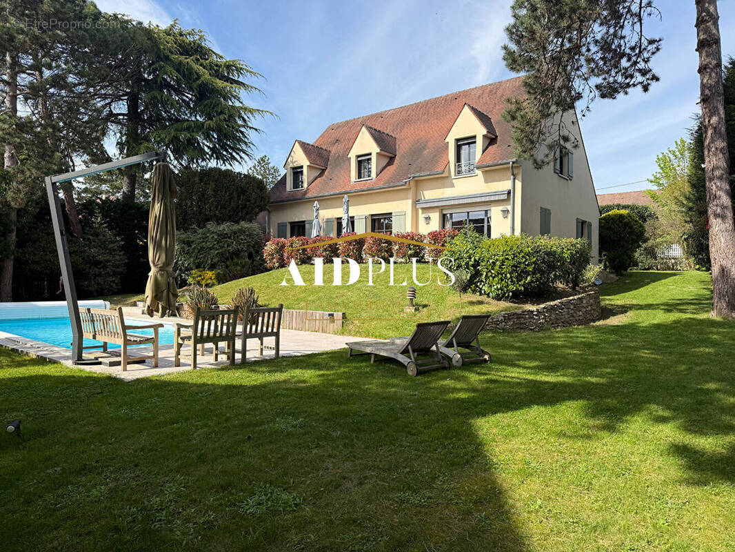 Maison à SAINT-LEU-LA-FORET