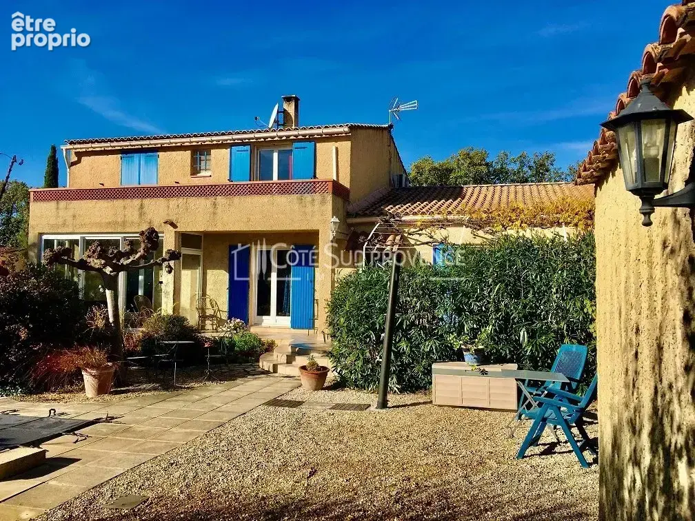 Villa avec piscine et dependances a saint didier - photo 2