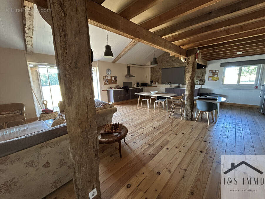 Maison à SAINT-CLAUD