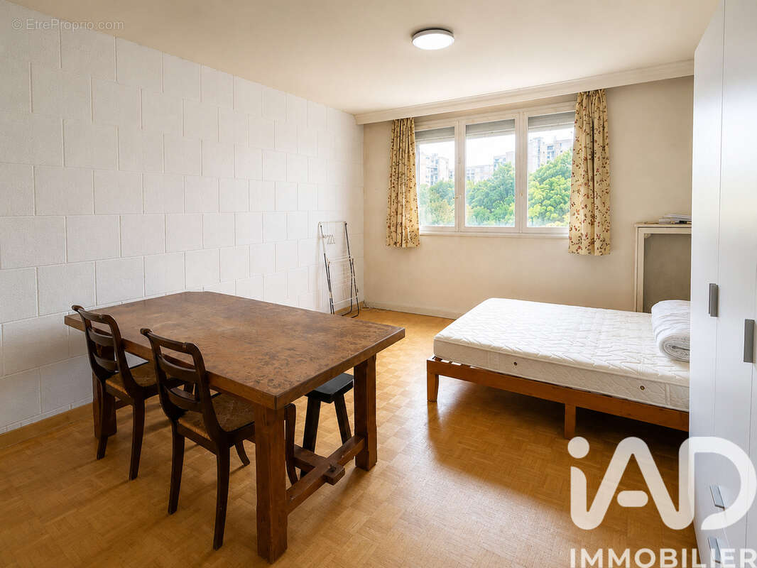Photo 2 - Appartement à LE KREMLIN-BICETRE