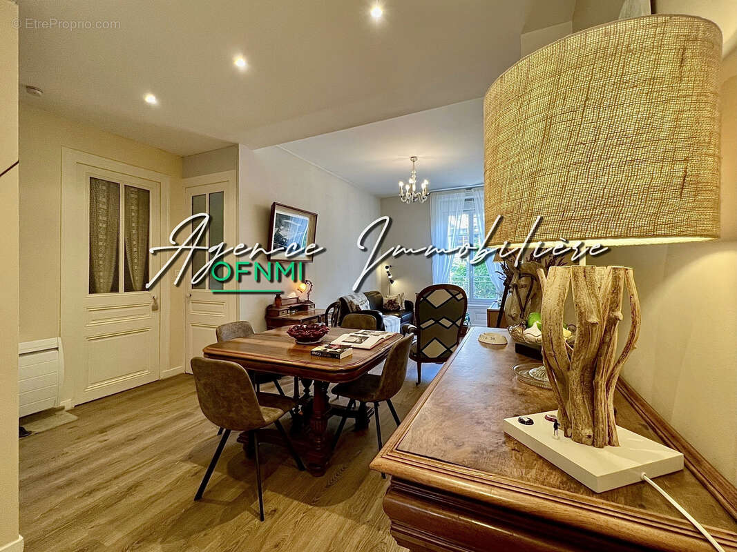 Appartement à SAINT-ETIENNE