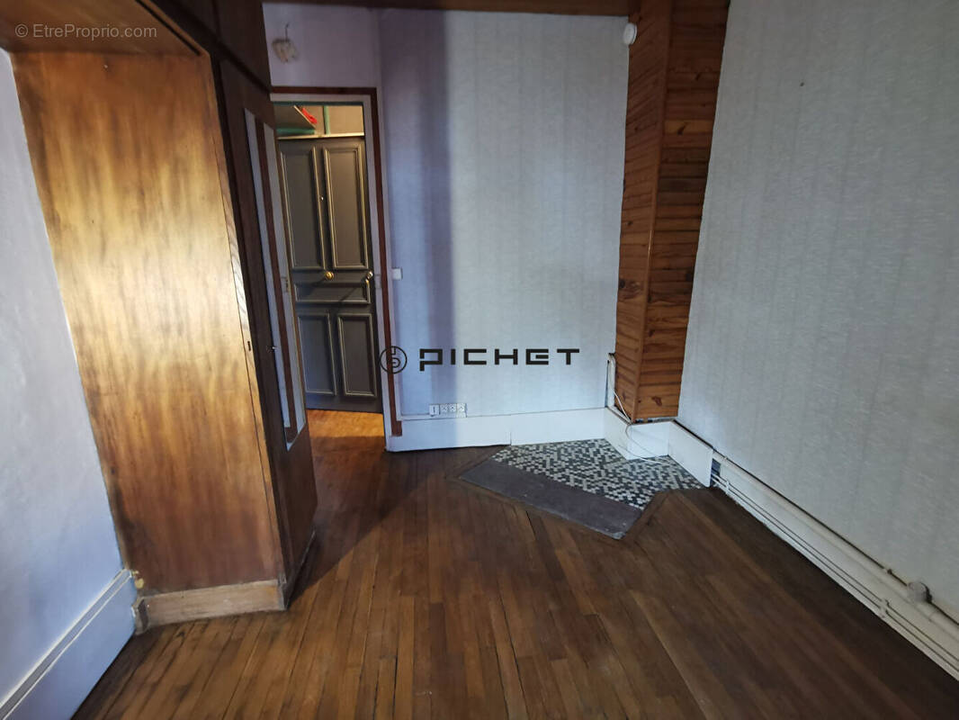 Appartement à PARIS-14E