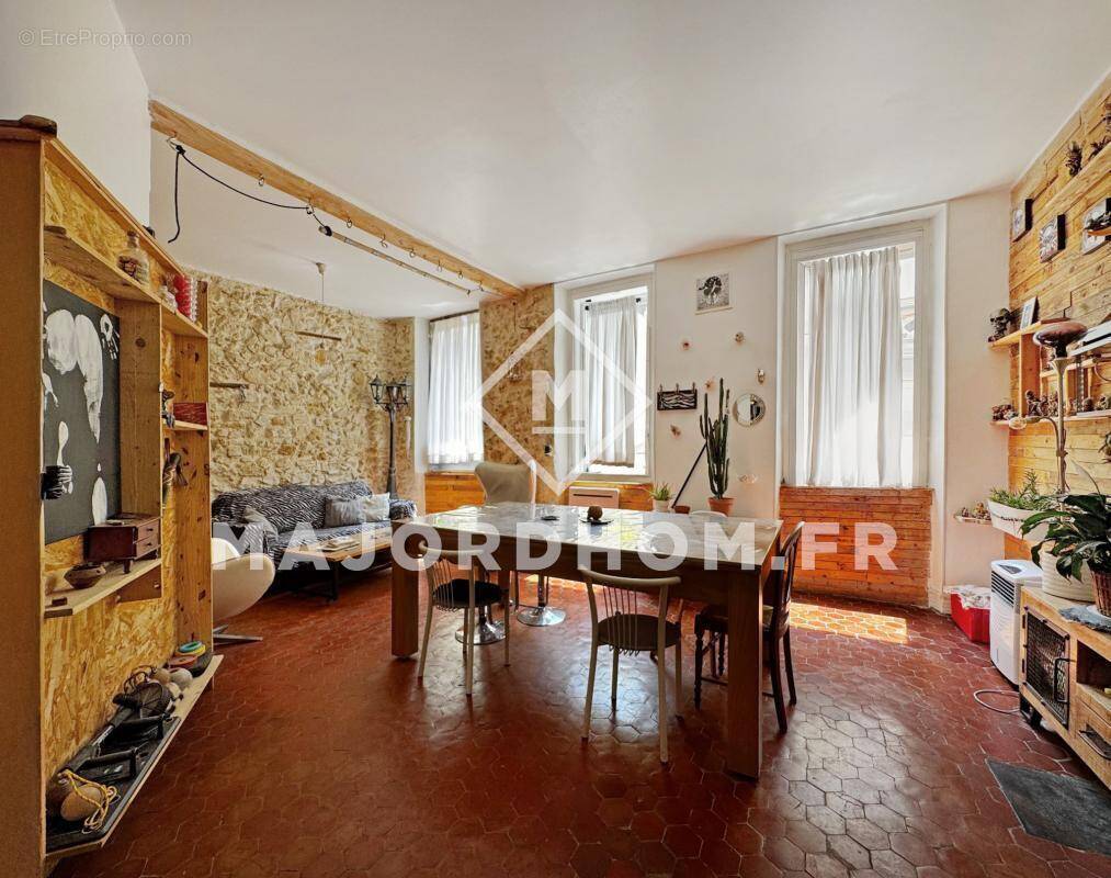 Appartement à MARSEILLE-1E