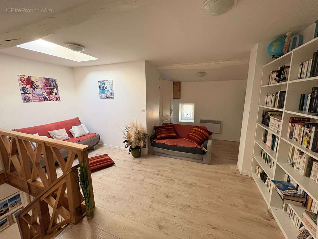 Maison à SAINT-JEAN-DE-THURIGNEUX