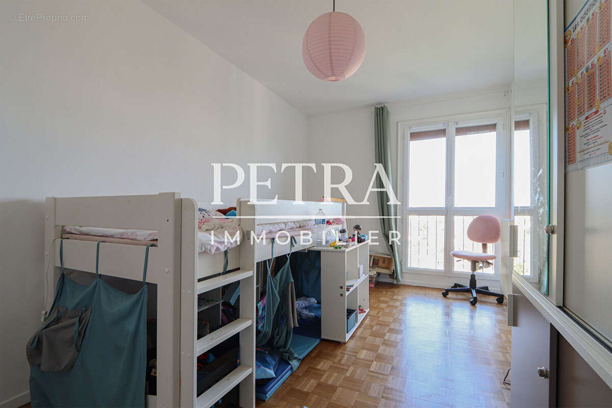 Appartement à FRESNES