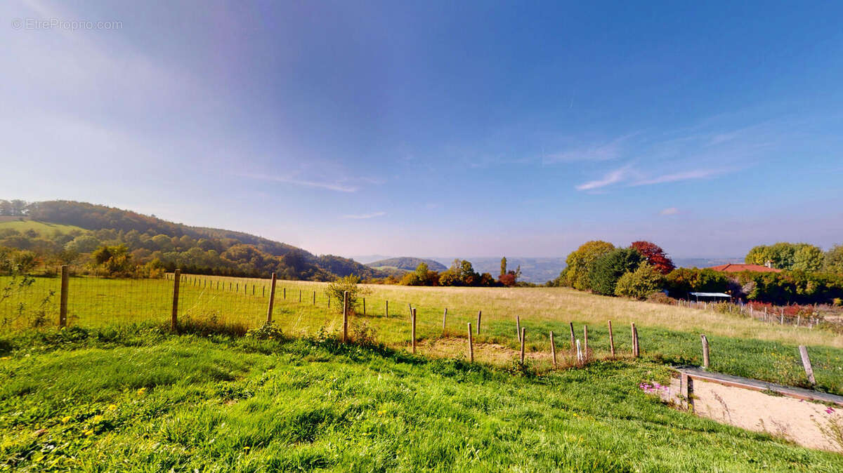 Maison à SAINT-MARTIN-EN-HAUT