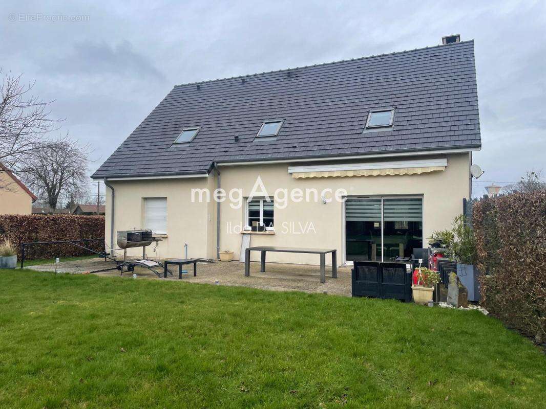 Maison à TOURS-EN-VIMEU