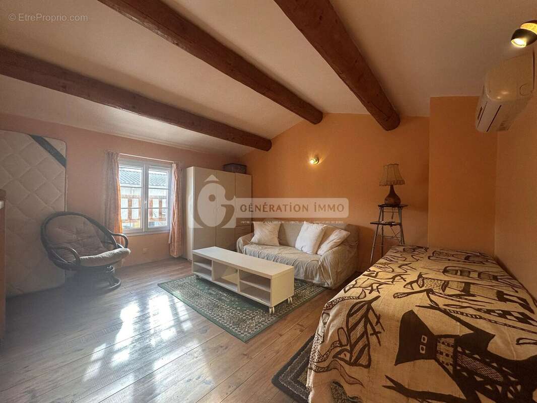 Maison à FONTVIEILLE