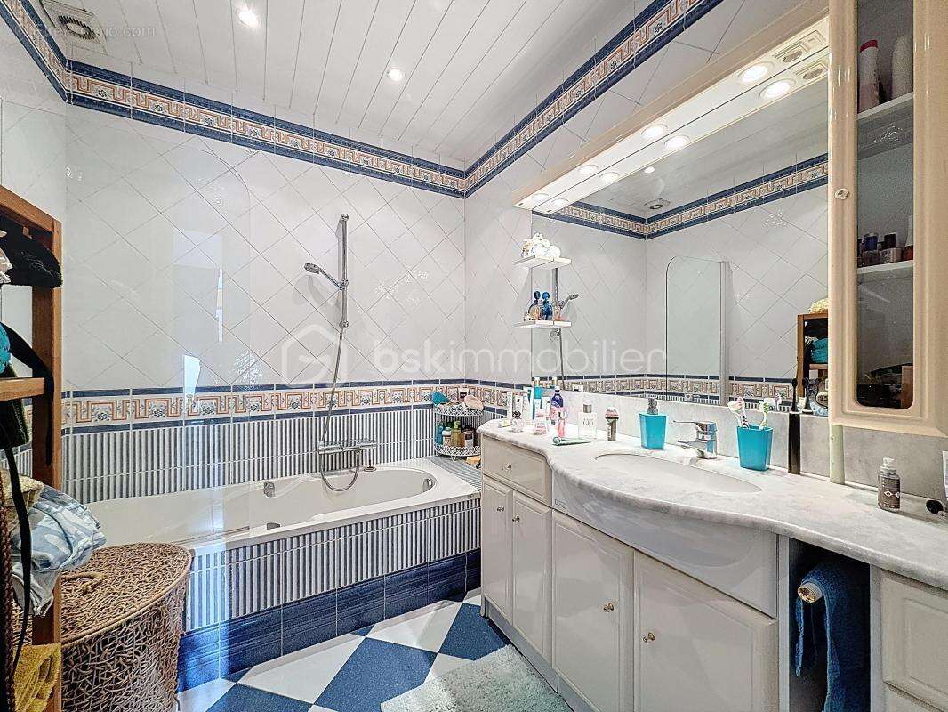 Maison familiale 11 pièces – Terrasse & jardin Ouest – 7 chambres + bureau – Garage - photo 14
