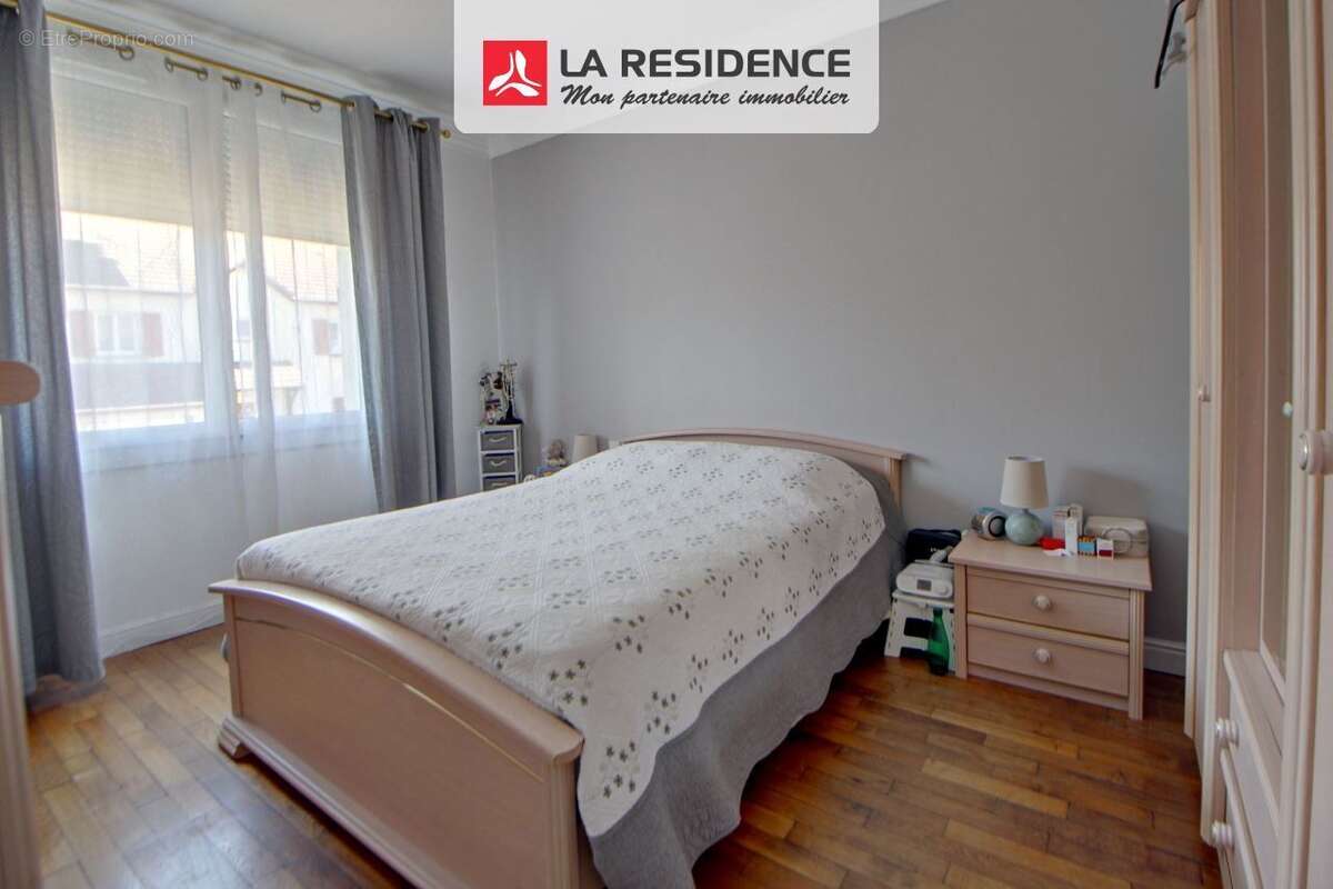 Maison 135 m² à Trappes  - photo 6